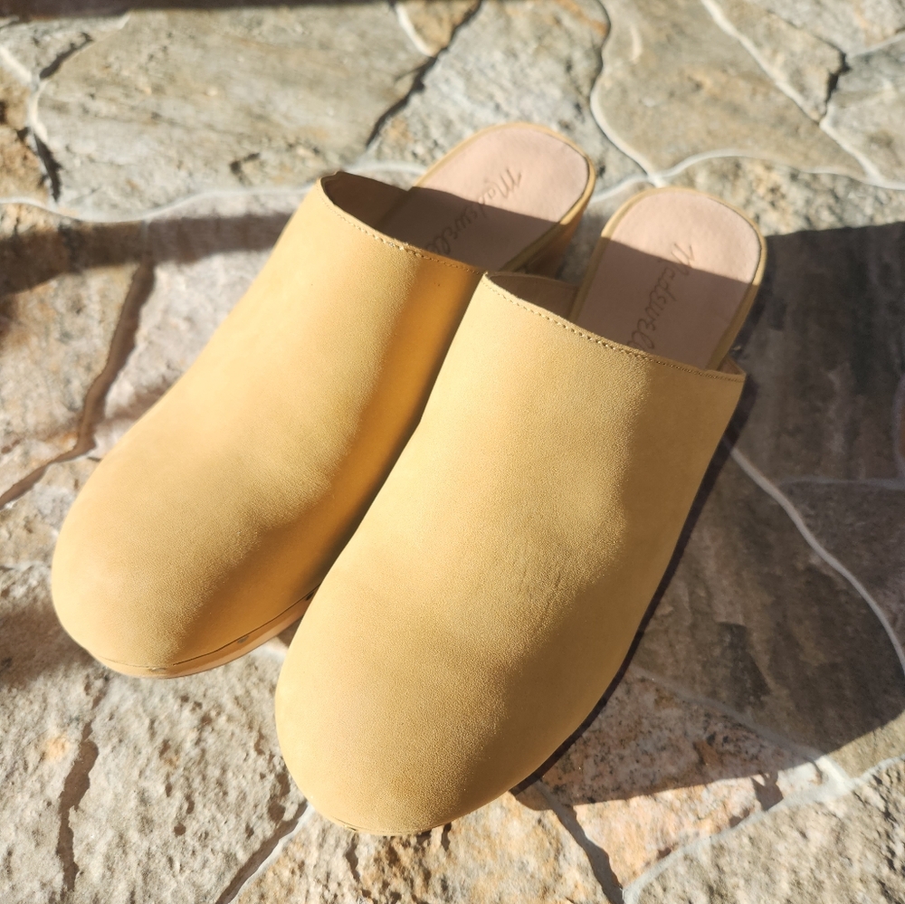 Madewell Ayanna Clogs, size 8 in Acorn - Picture 3 of 7